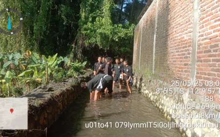 Bersihkan Sungai Tersumbat, SH Terate Kota Blitar Dapat Pujian dari Masyarakat