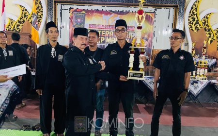 Kangmas Drs. R. Moerdjoko HW Secara Langsung Serahkan Tropi Juara Kejuaraan Krida SH Terate CUP DKP Madiun 2025