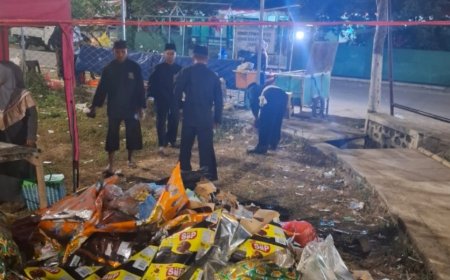 Patut Dicontoh, Ratusan Pendekar SH Terate Bersihkan Sampah Usai Sholawatan