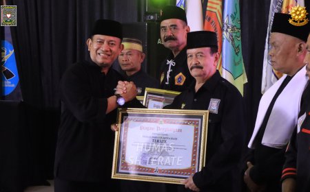 Ketua Umum SH Terate Kang Mas Drs. R. Moerdjoko H.W. Tegaskan Komitmen Jaga Persatuan di Deklarasi Pesilat Pemersatu Bangsa di Madiun