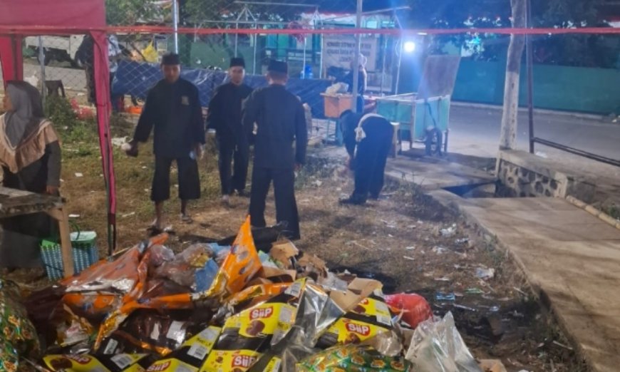 Patut Dicontoh, Ratusan Pendekar SH Terate Bersihkan Sampah Usai Sholawatan