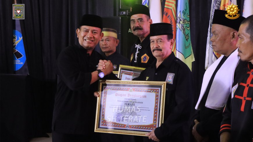 Ketua Umum SH Terate Kang Mas Drs. R. Moerdjoko H.W. Tegaskan Komitmen Jaga Persatuan di Deklarasi Pesilat Pemersatu Bangsa di Madiun