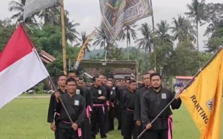 Kades Plalangan Kalisat, Jatuh Hati Pada SH Terate