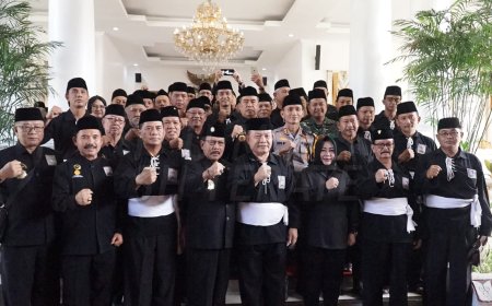 Lautan Hitam Mutiara di Alun-alun Ponorogo, 100 Ribu Lebih Pendekar PSHT Padati BRB 2025: Plt Bupati Ponorogo Bunda Rita Kagum, Minta SH Terate Terus Jadi Teladan