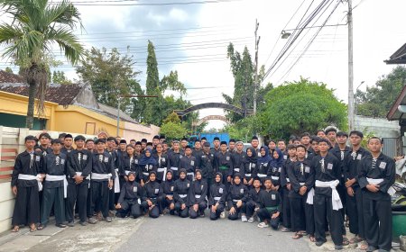 Aksi Bagi Takjil SH Terate Rayon Sukosari Disambut Antusias Warga Kota Madiun
