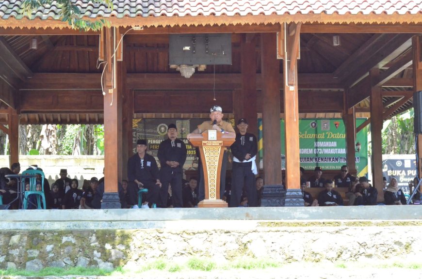 Danrem Makutarama Bekali Wawasan Kebangsaan di UKT SH Terate Semarang