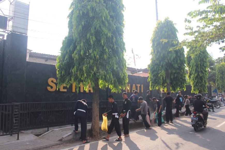 Sambut Malam 1 Suro 2026, SH Terate Pusat Madiun Gelar Kerja Bakti di Padepokan Agung