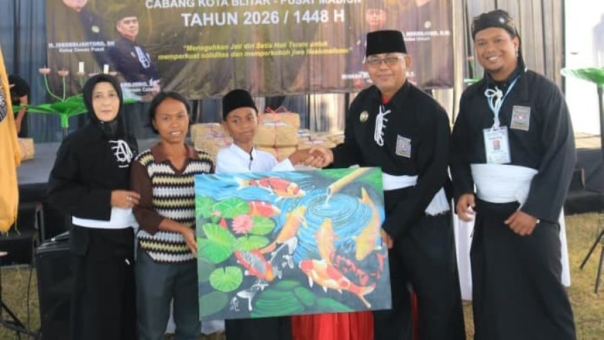 Sentuhan Seni Siswa SLBN 4 Kota Blitar: Lukisan Penuh Makna Jadi Hadiah Istimewa untuk SH Terate Kota Blitar